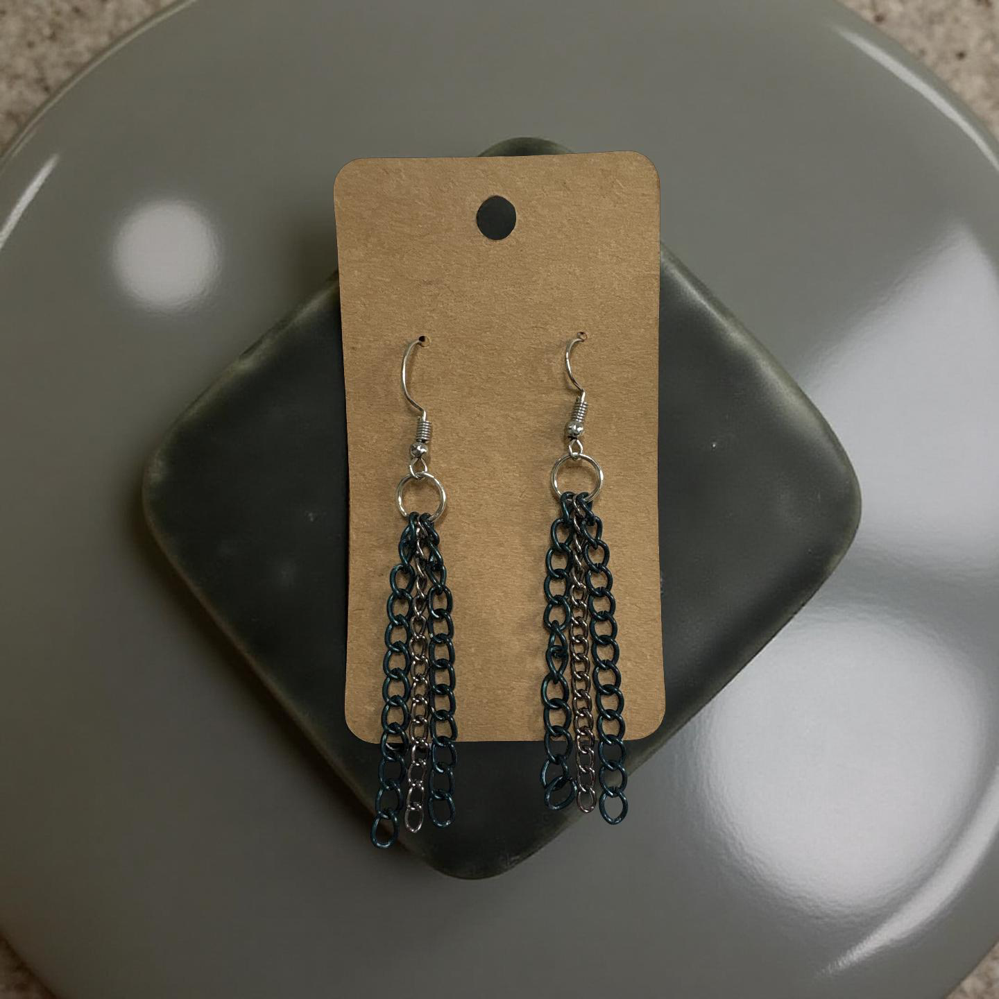Chained up Earrings